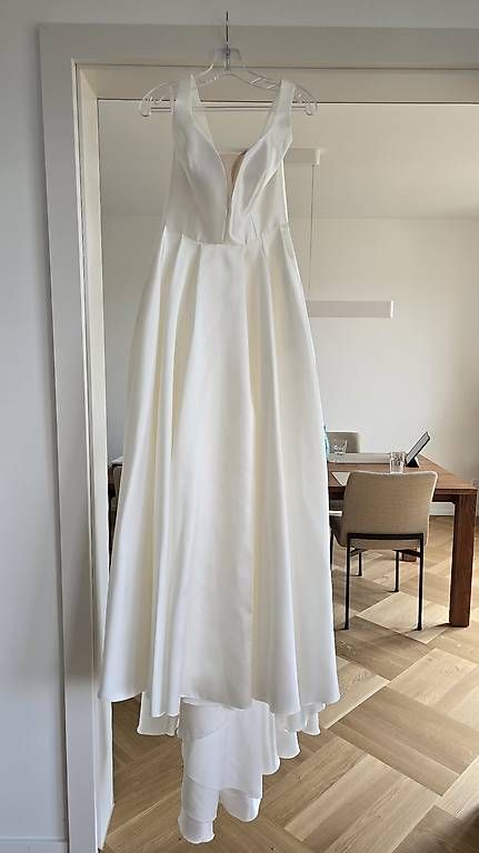 Vestiti: Schlichtes Brautkleid – Usato da Dübendorf venduto da selinsch 3