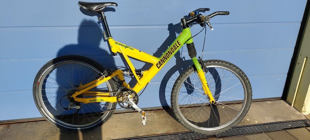 Cannondale super store v700