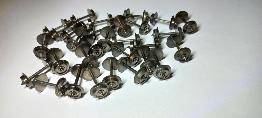 30x Roco 40195 Wagen Radsatz 9mm/24.75mm Wechselstrom AC (Neu (gemäss ...