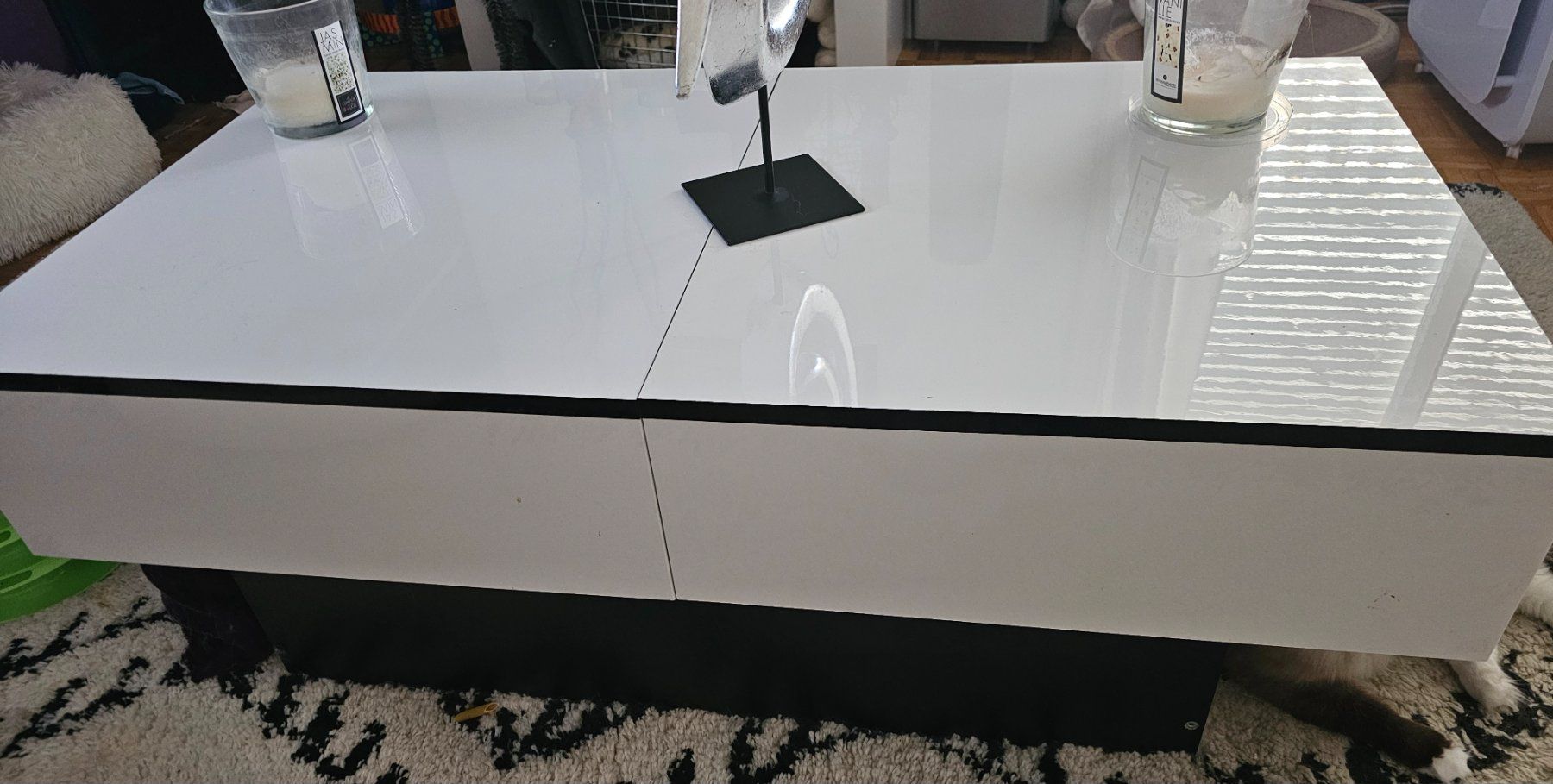 Tische: Table basse avec rangement caché – Gebraucht aus Morges von lad_fg5q