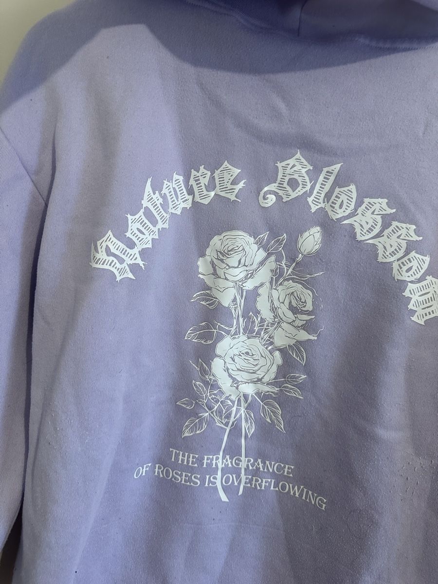 Shein Maglioni & Felpe: Sweat à capuche lilas avec roses blanches taille M – Usato da Onex venduto da ale_5fgb 1