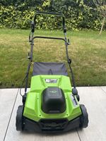 Near new Greenworks Scarifier Dethatcher 40V 38cm + Battery