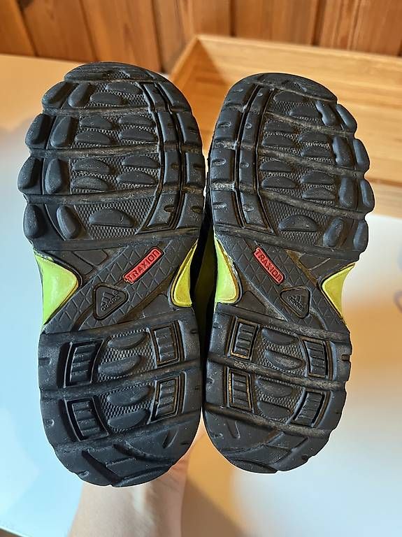 Scarpe per ragazzi: ADIDAS terrex Gr. 25 – Usato da Zizers venduto da Sahu1 2