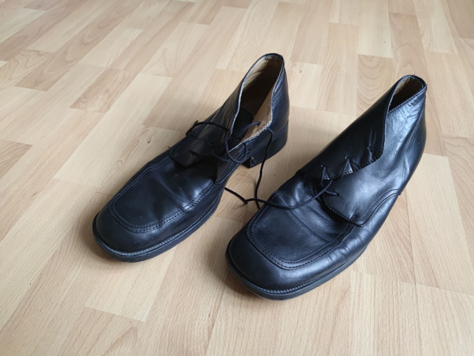Scarpe da uomo: 46 Größe  – Usato da Meggen venduto da Malecifent 4