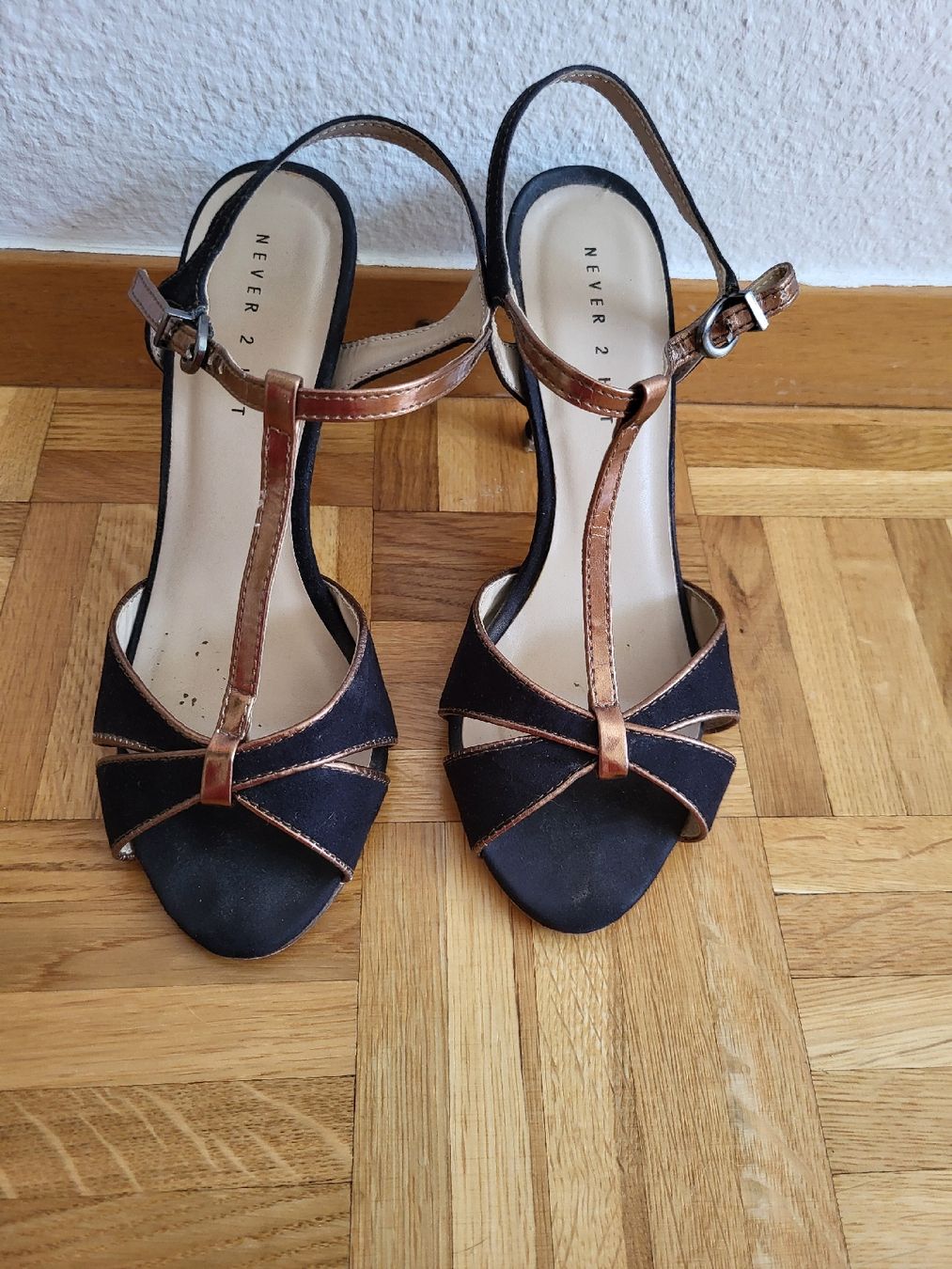 Scarpe da donna: Schwarze Schuhe Sandalen – Nuovo (secondo la descrizione) da Pully venduto da MiaJune 1