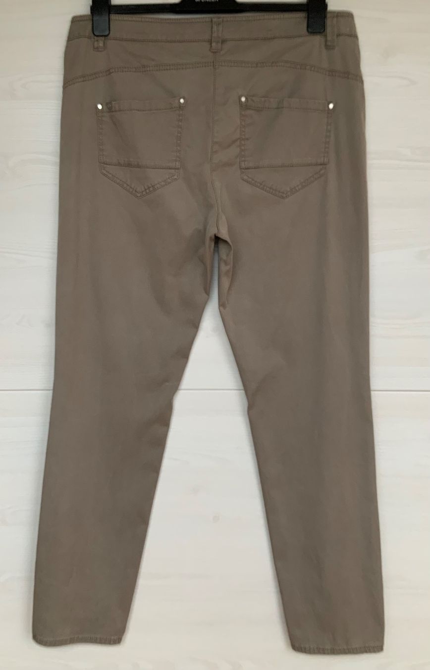 Gerry Weber Pantaloni: Gerry Weber Hose, Taupe,  Gr. 40/42. – Nuovo (secondo la descrizione) da Lufingen venduto da lotzstef 1