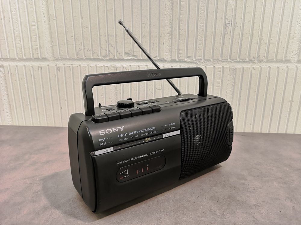 Sony CFM-10 Radio Cassette Recorder Acheter sur Ricardo