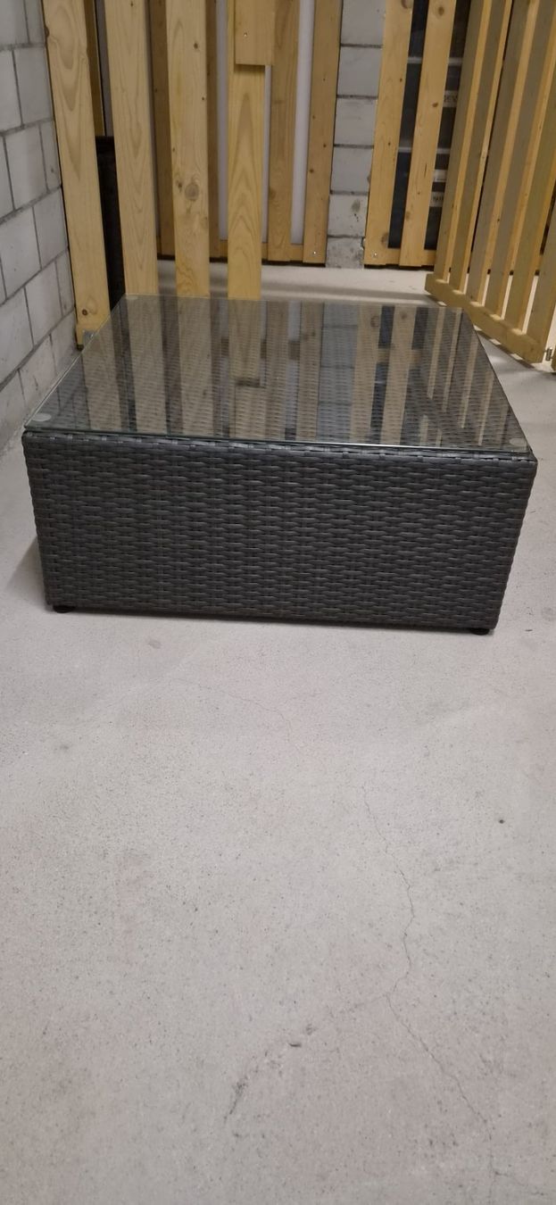 Tische: Lounge Tisch Rattan – Gebraucht aus Arbon von Gregi91