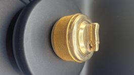 Goldenes Tischfeuerzeug Vintage Retro Colibri Monogas 25