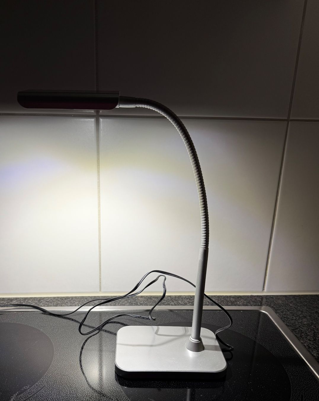Lampade: Büro Tisch Lampe Neuwertig – Usato da Uster venduto da SAMMELPOST