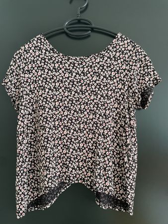 Blusentop schwarz Blumenmuster Gr. 146/152