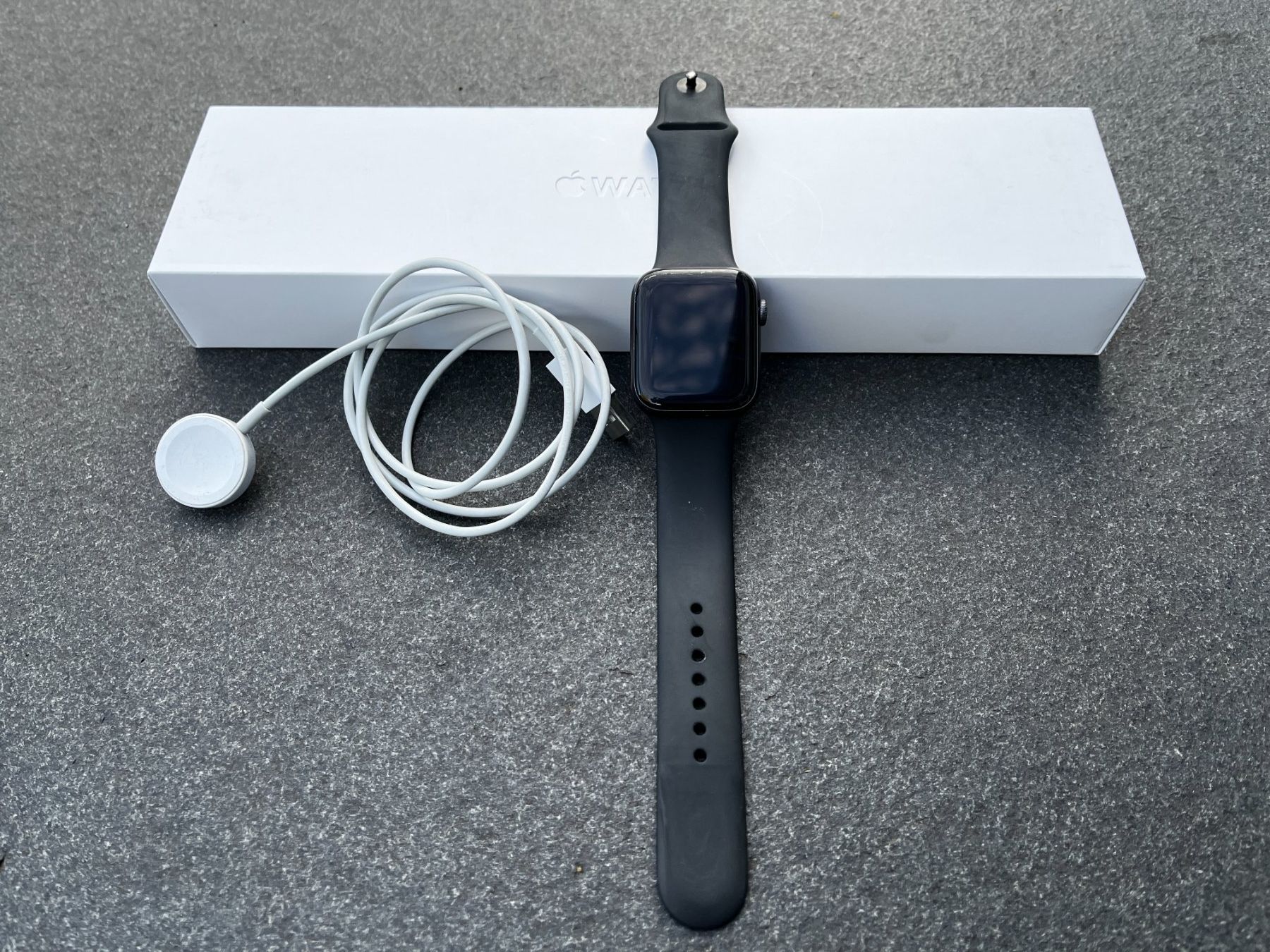 Apple Smartwatch: Apple Watch Series 6 – Usato da Kloten venduto da Lizenme