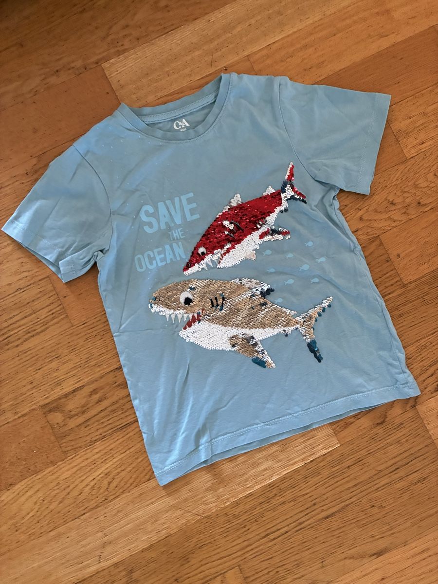 Camicie, T-shirt & Polo: Schönes Wendepailettenshirt Gr. 122 – Usato da richterswil venduto da lunamarie001