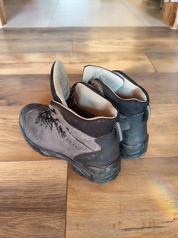 Scarpe da uomo: Wanderschuhe Grösse 39 – Usato da Leimiswil venduto da daniel_27 2