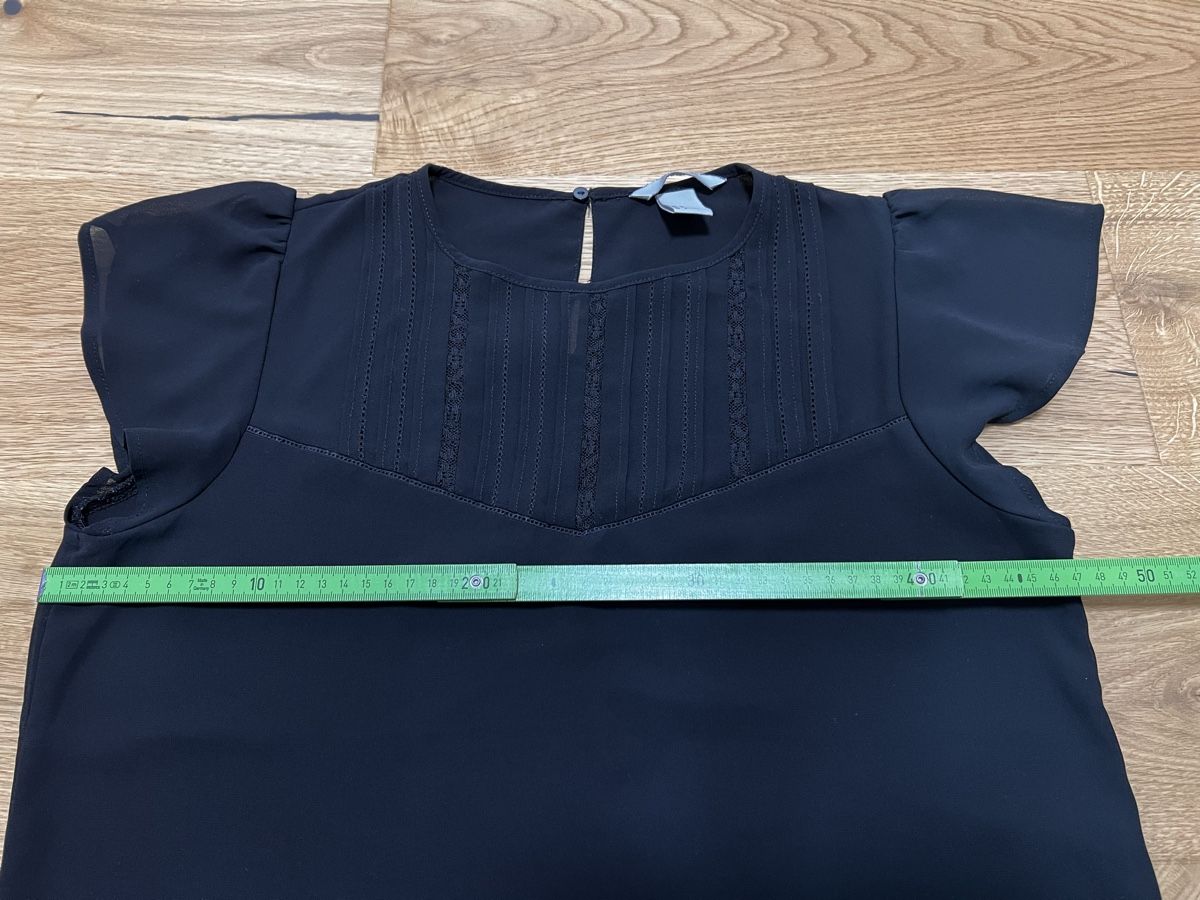 H&M Chemisiers: Bluse H&M / Grösse 38 – D'occasion à Escholzmatt par mel_58wh 1