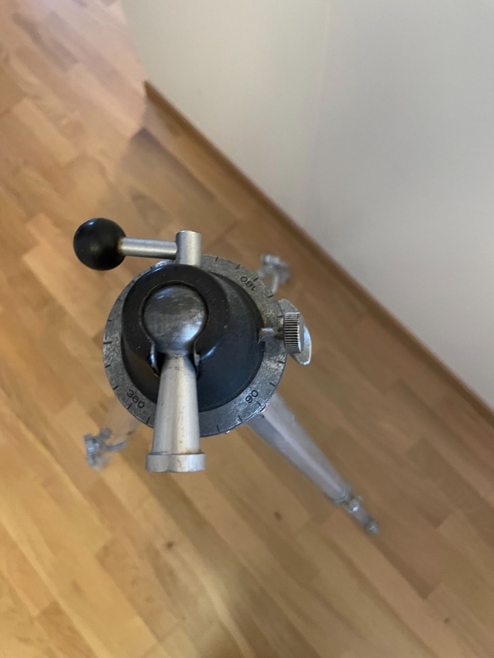 Treppiedi & Teste: Vintage Dreibeinstativ ISING PRIMUS – Usato da Wabern venduto da carciofo 4
