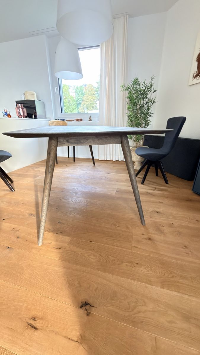 Pfister Tavoli: Esstisch dunkles Eichenholz massiv abgerundete Ecken geölt – Nuovo (secondo la descrizione) da St. Gallen venduto da Bernhard58 5