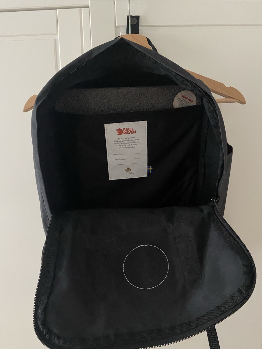 Fjällräven Zaini: Fjällräven Kanken Rucksack Schwarz – Usato da Bern venduto da Chunny 3
