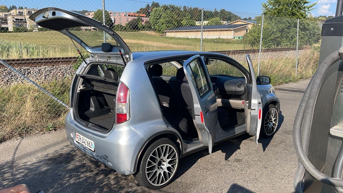 Daihatsu Automobili: Daihatsu Sirion 1.3 – Usato da Pfäffikon ZH venduto da tsn_w78y 2