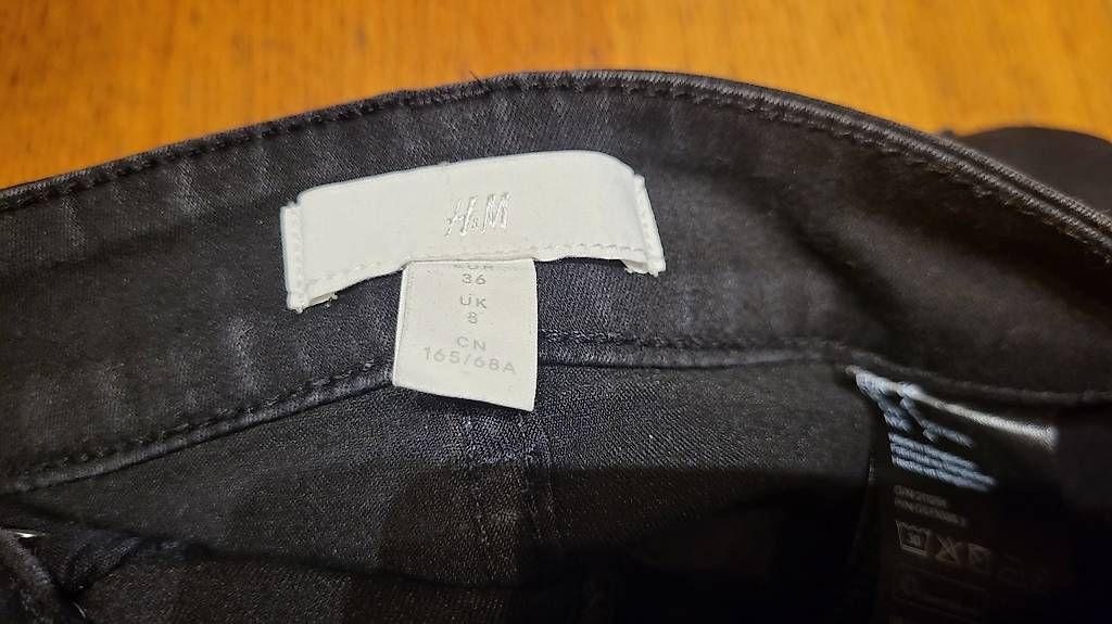 H&M Lotti di vestiti: Kleiderpaket Jeans Gr.36 – Usato da Rorschacherberg venduto da Maku007 1