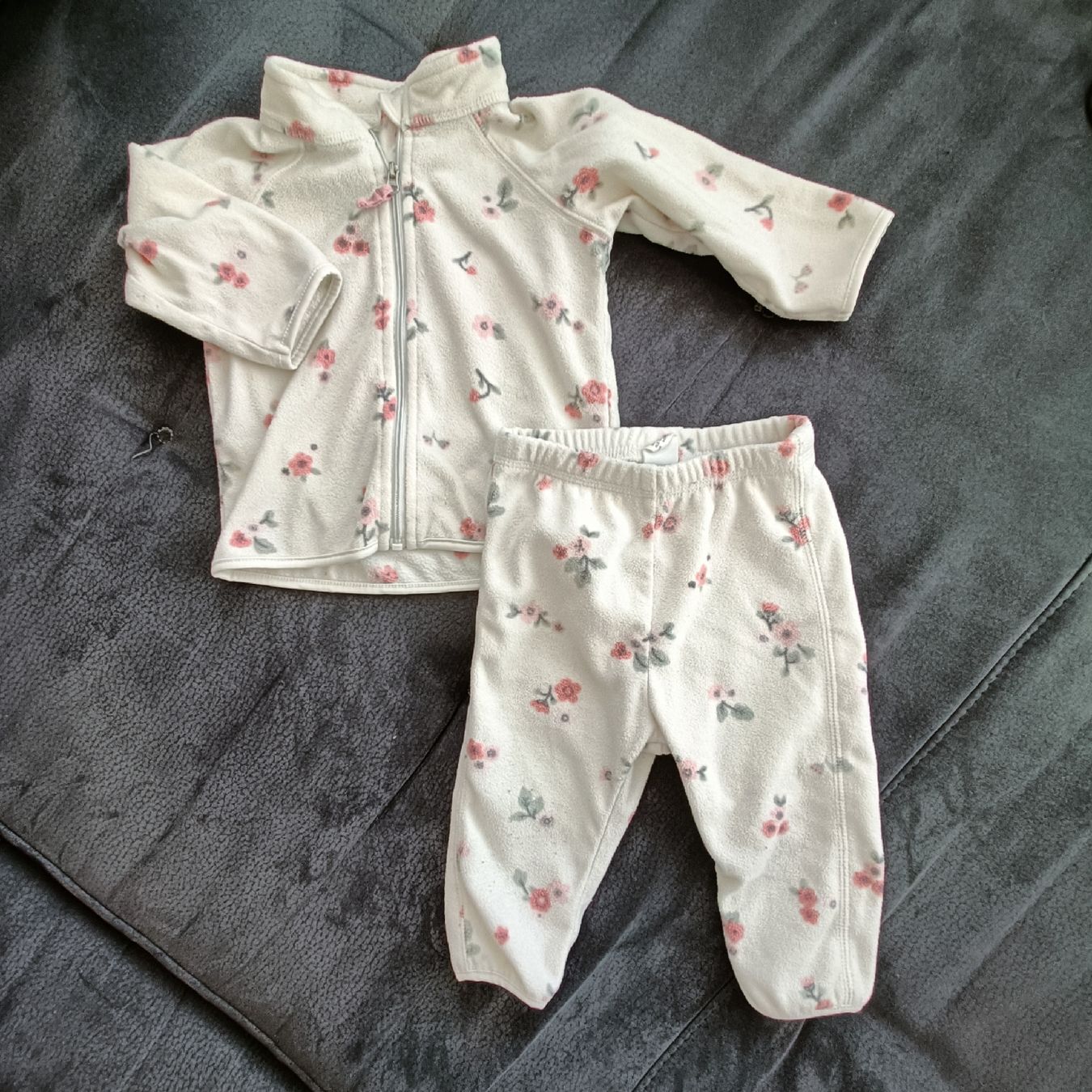 H&M Pantalons: Trainer Grösse 68 – D'occasion à Jaberg par urig17.