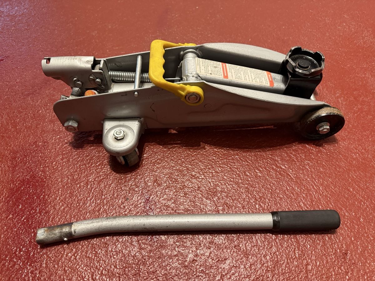 Tous les outils: Auto Wagenheber 2t – D'occasion à Münchringen par saane77 1
