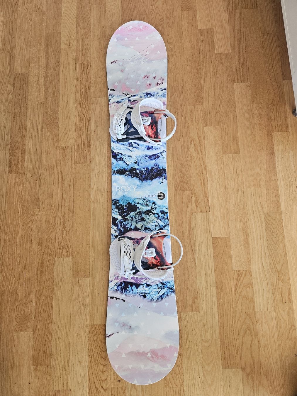 Roxy Board: Snowboard ROXY Sugar 146cm + Fixations UNION Milan – Nuovo (secondo la descrizione) da Morges venduto da Mlle_Croft_91 1