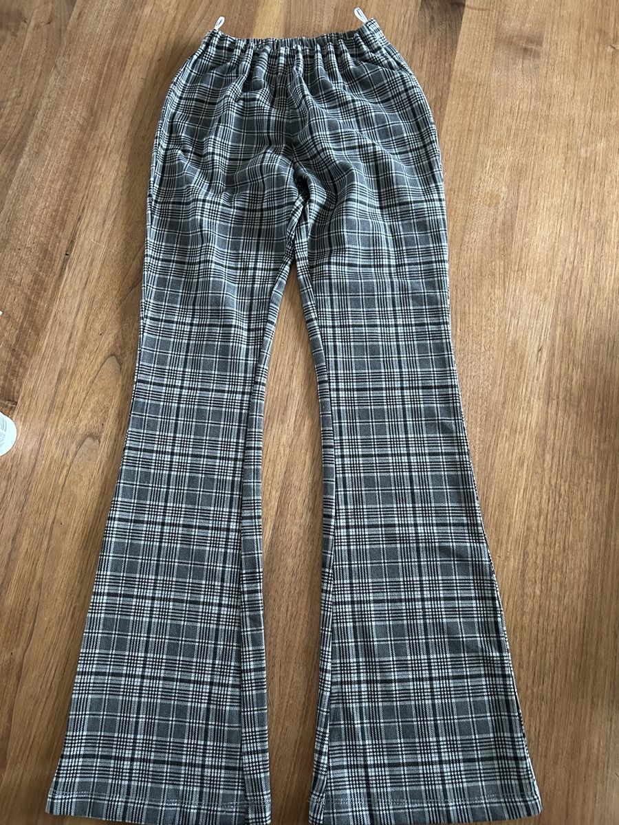 Strumpfhosen & Leggings: Ausgestellte Leggings C&A Gr. 152, karriert, grau – Neu (gemäss Beschreibung) aus Büron von anneetoli