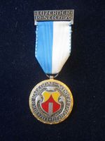 uzerner Stich 1976 goldene emailliertes Gemd'wappen Gunzwil