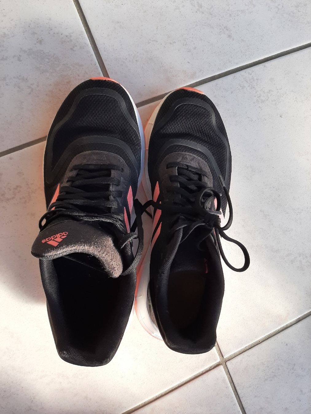 Adidas Scarpe da donna: Schuh – Usato da Krauchthal venduto da romsol 1