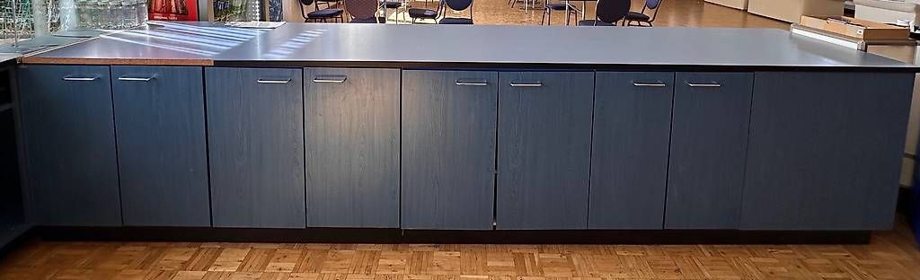 Allestimento di negozi e stand fieristici: Komplette Küche mit Theke – Usato da Sargans venduto da Ben023 4
