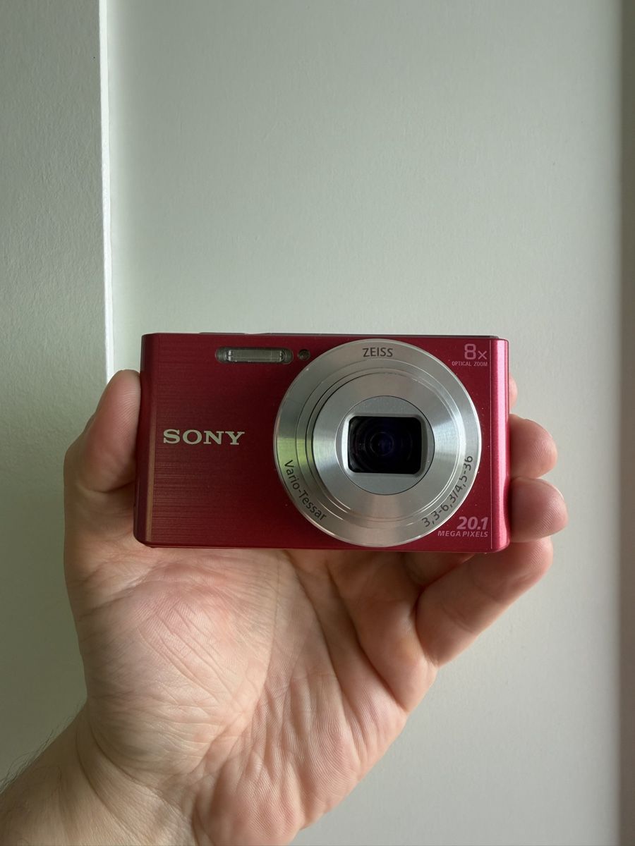 Sony Fotocamera: Red Sony DSC-W830 20.1MP digital camera – Usato da Niederbipp venduto da yar_tf6f