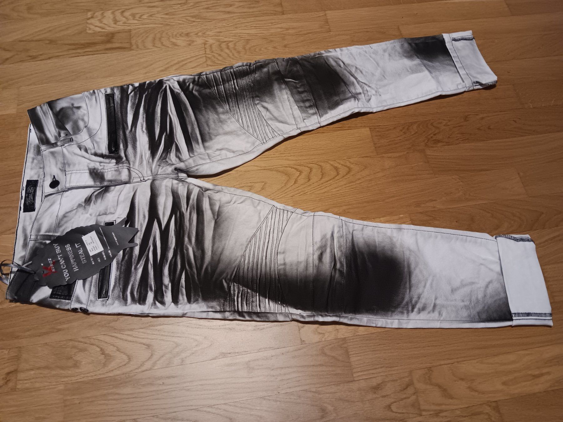 Jeans: Jeans White Black [NEU],Gr.32/34 – Nuovo (secondo la descrizione) da aarburg venduto da macacito 1