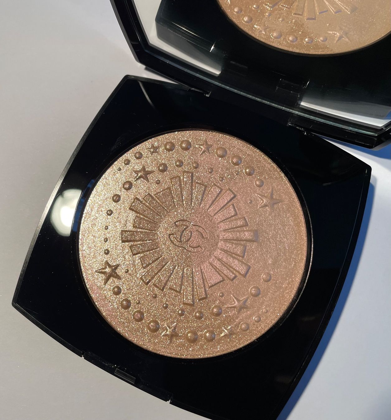 Chanel Make-up: Chanel Highlighter Puder NP. 104.- – Nuovo (secondo la descrizione) da Rüfenacht BE venduto da Milena_1 8