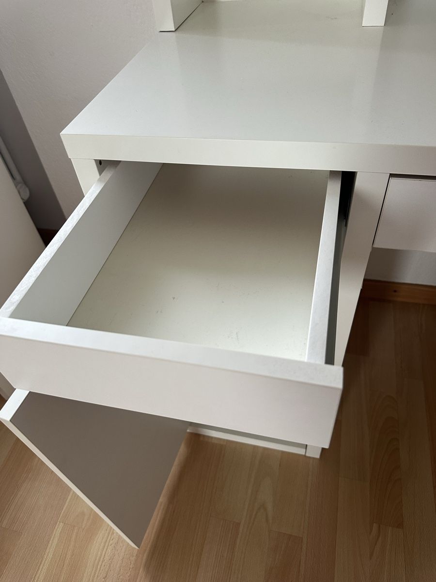Scrivanie: Schreibtisch IKEA MICKE – Usato da Zufikon venduto da tam_gfx6 3