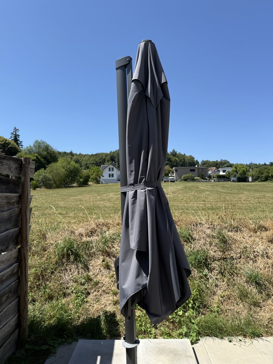 Ombrelloni: Ampelsonnenschirm Grau  – Usato da Kölliken venduto da Iridiumblck 4