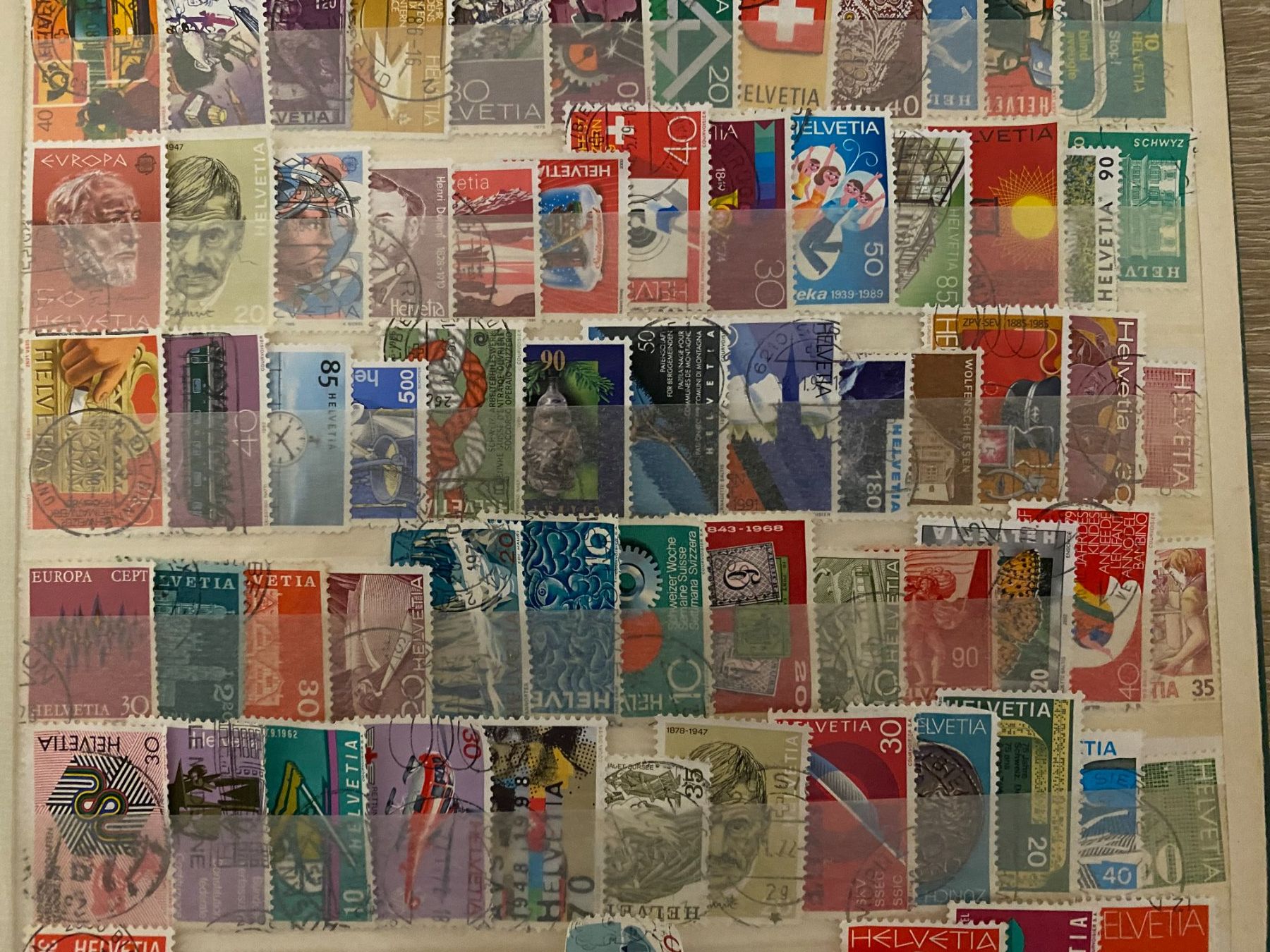 Tous les timbres: Briefmarken  Schweiz diverse Motive 100 stuck – D'occasion à matten b. interlaken par jfran17 2