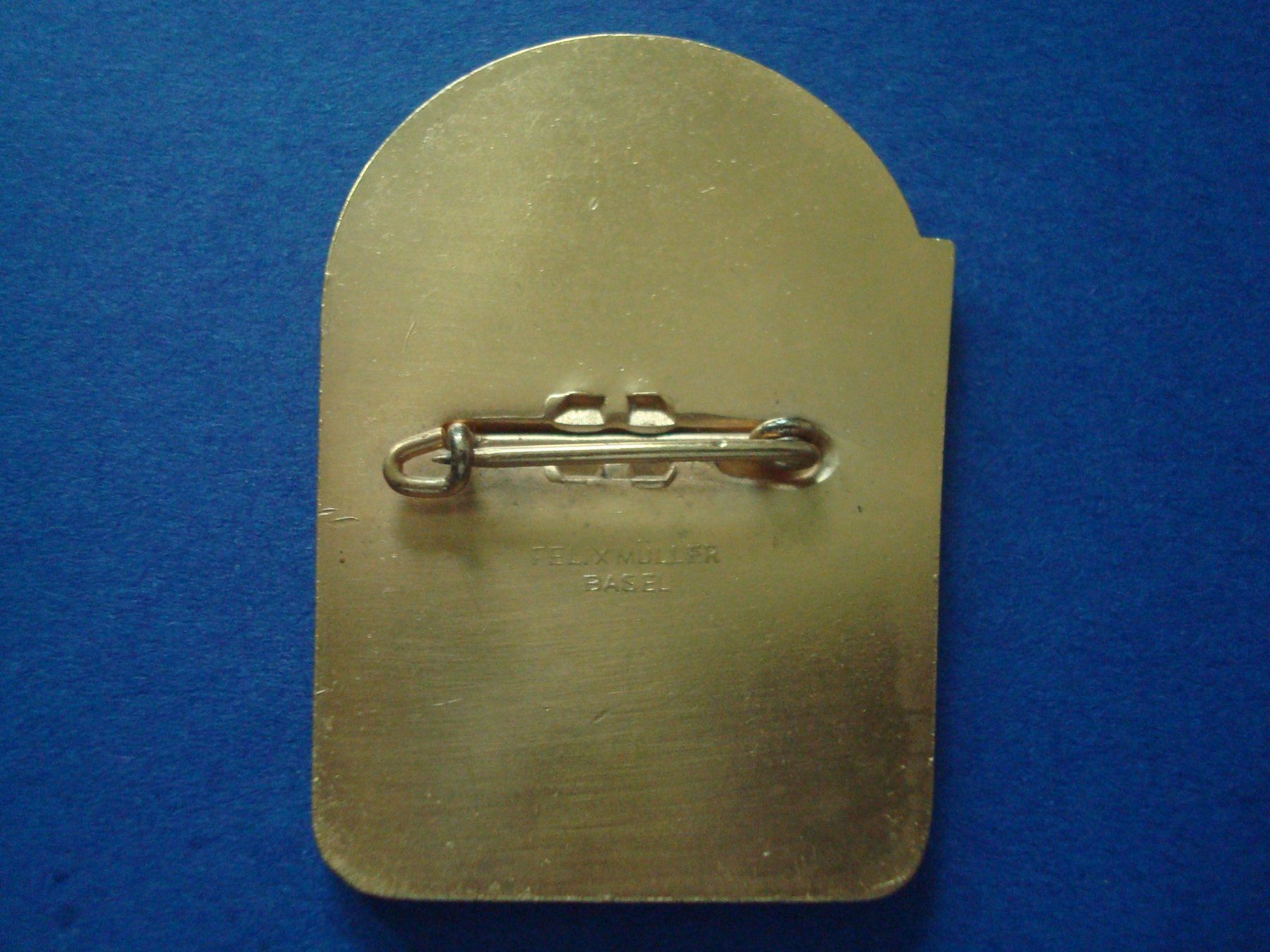 Plaketten & Abzeichen: Plakette Gold 1957 – Gebraucht aus Riehen von Baerewaegli 1