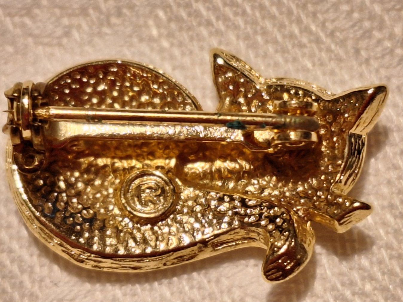 Broschen & Nadeln: 2 Vintage Broschen Modeschmuck , Emailiert Katze , Eichhorn – Gebraucht aus Dornach von majo8689 3