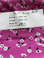 Sommer-Jersey mit Blumenmuster Breite 140 cm Laenge 300 cm