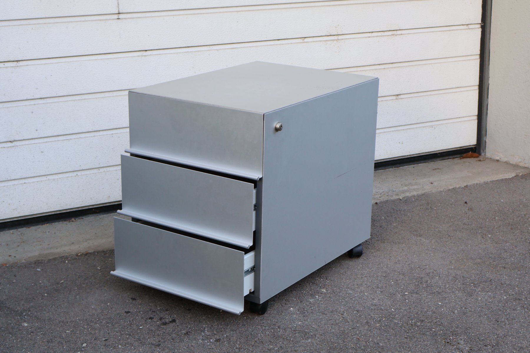Banconi: Rollcontainer Aluminium 3 Schubladen guter Zustand – Usato da Zürich venduto da inf_995m