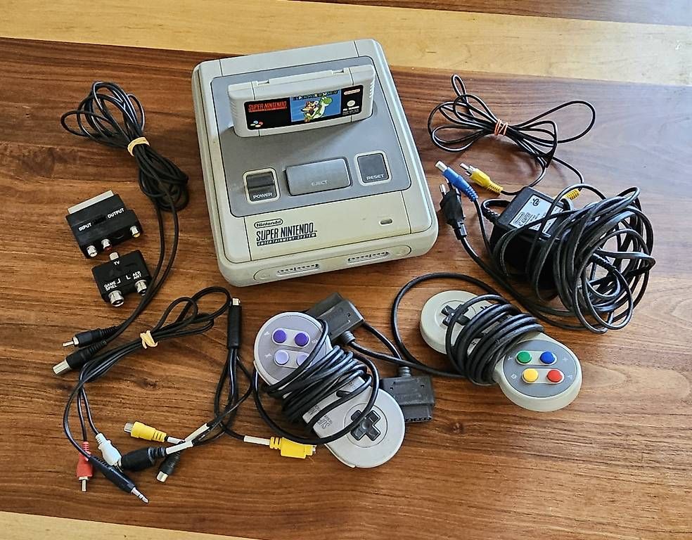 Console: Super Nintendo Konsole, Super Mario World&2 Controller – Usato da Gams venduto da Sunshime81