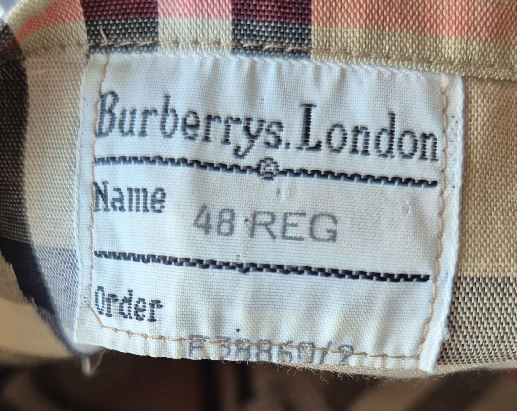 Burberry Cappotti: Trench-Coat/ Manteau Burberry – Usato da Genève venduto da ob1_5drk 6