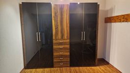 Kleiderschrank