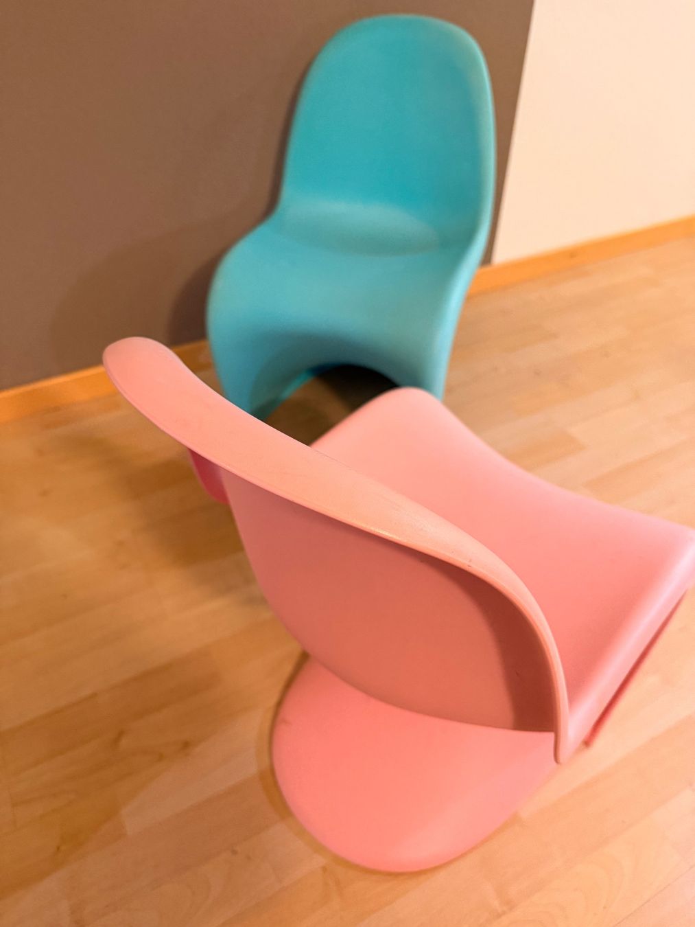 Vitra Stühle: 2x Panton Junior Kinderstuhl - Original Vitra – Gebraucht aus Kilchberg ZH von tomtomk99 2
