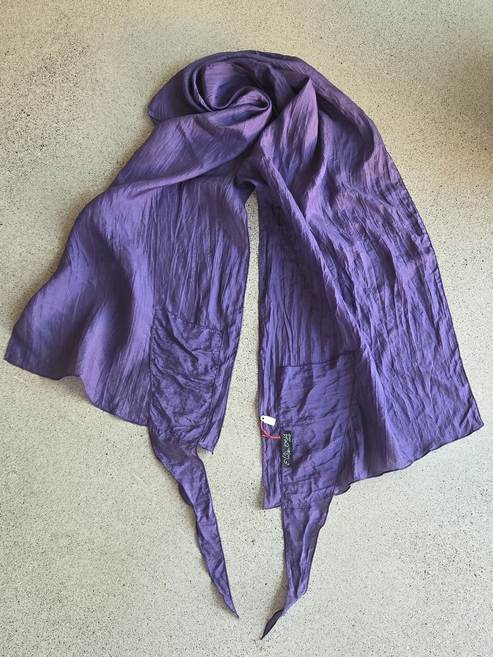 Foulard & Sciarpe: Seidenschal mit Taschen, 180 x 37 cm – Nuovo e nell'imballaggio originale da Frauenfeld venduto da Schenken-mit-Herz
