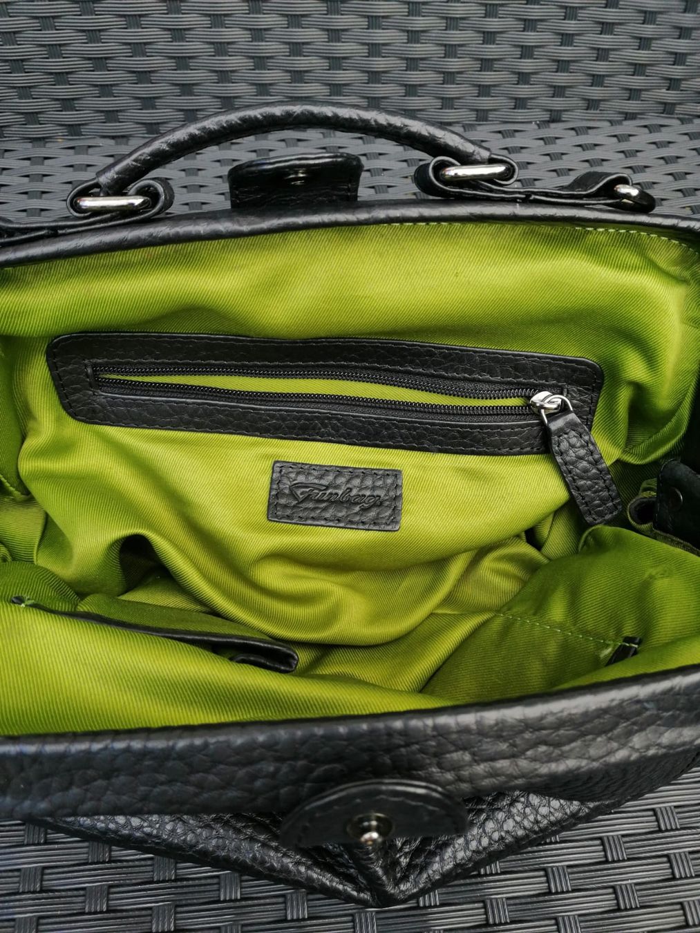 Borse da donna: Schwarze Ledertasche Funbag – Usato da Winterthur venduto da Jopf1 7