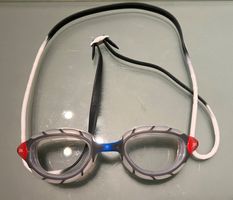 Zoggs Predator Schwimmbrille mit UV-Schutz und Antibeschlag