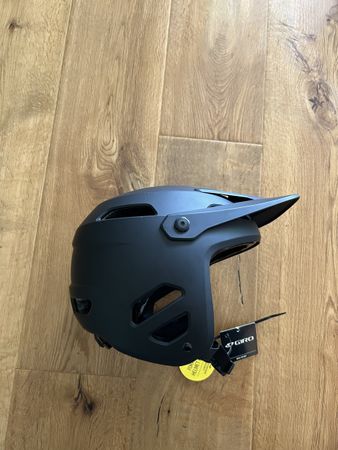 Giro Tyrant Helm