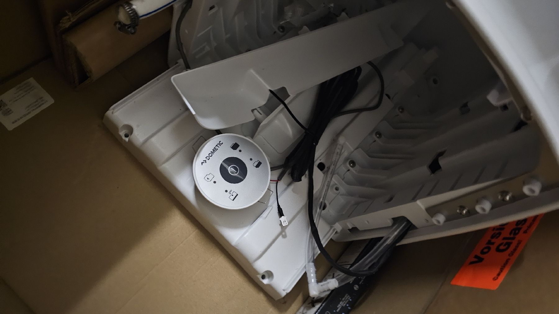 Dometic WC: Dometic CT 4110 Kassettentoilette neu – Nuovo (secondo la descrizione) da Basel venduto da sai_8fgj 2